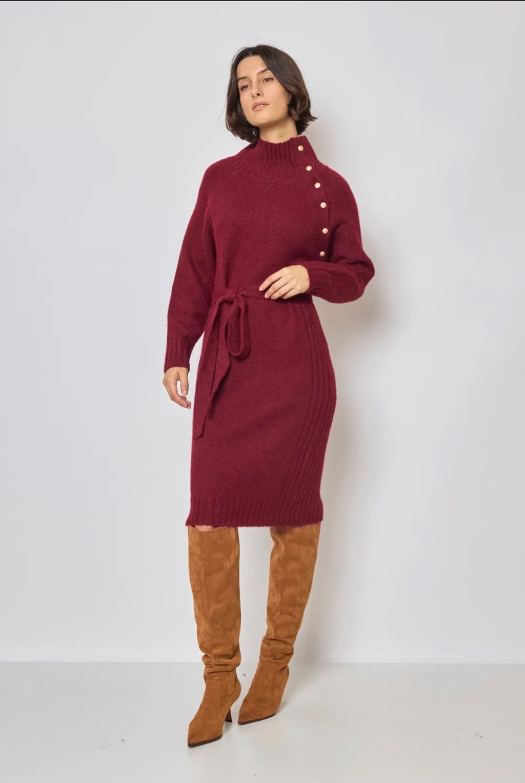 Robe Kiara bordeaux ceinturée - Maison Azel